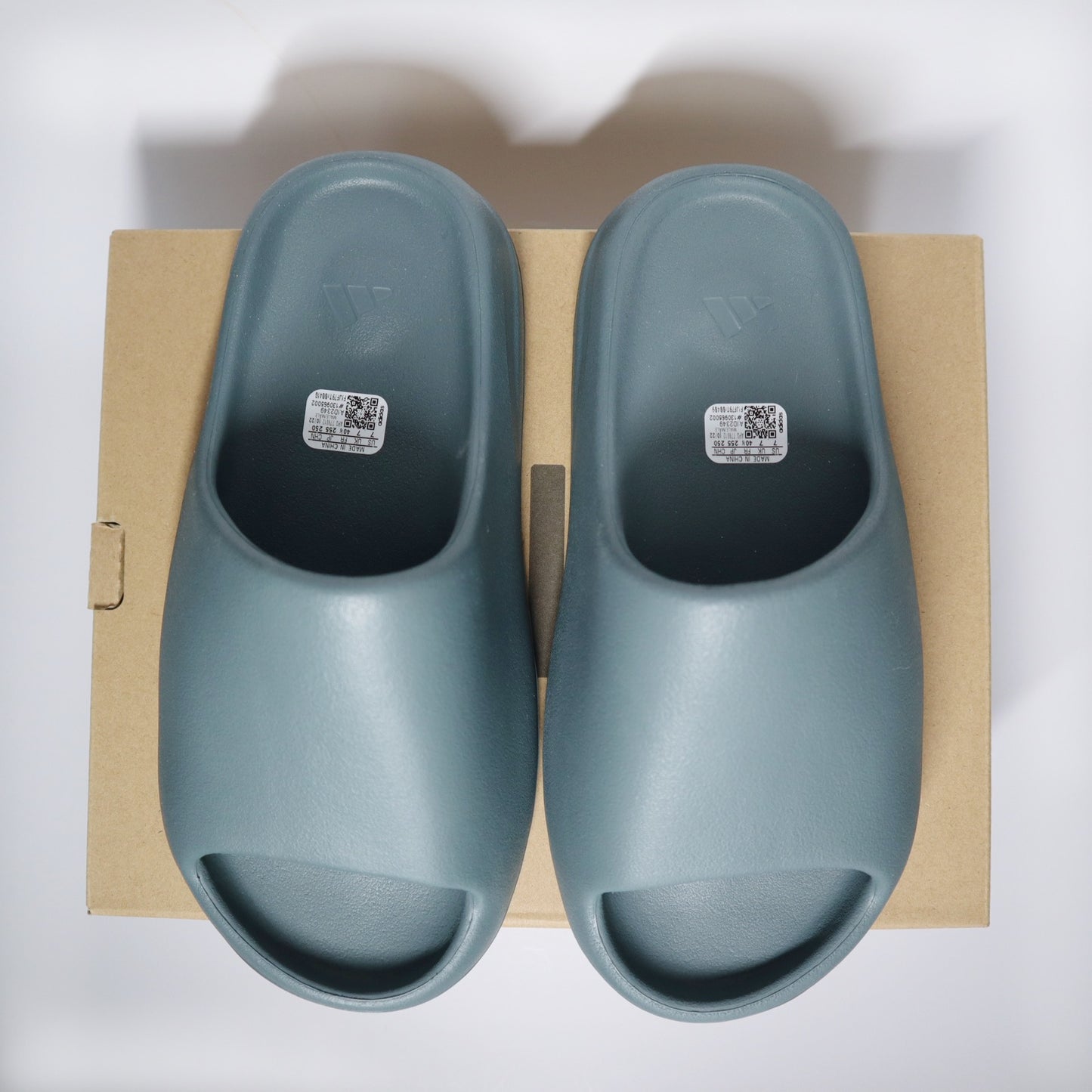 Adidas Yeezy Slides (Slate Marine)